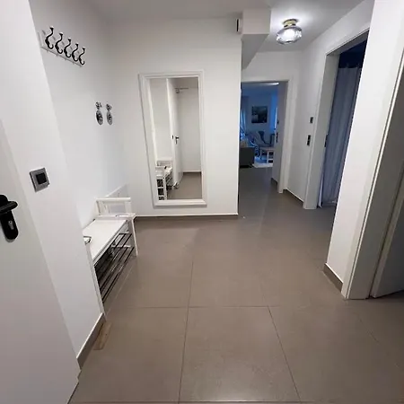 Grosses 74m2 Mit Balkon & Parkplatz - Steakhouse Esmeralda Ebersbach-Musbach